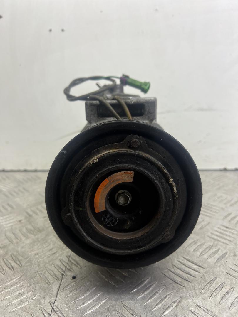 компрессор кондиционера Audi A6 4B/C5 1999, 1.8 л., AQE, бензин, МКПП, красный, седан, 8D0260808, 8D0260805B, 4472009637, 4471009272 - фото №1