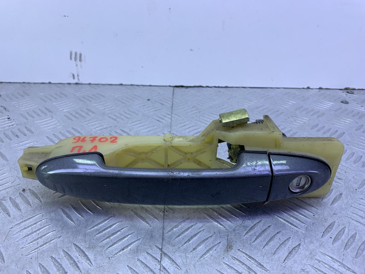 ручка наружная Hyundai Santa Fe 2 поколение (CM) 2007, 2.2 л., D4EB, дизель, АКПП, серый, внедорожник 5 дв., полный привод - фото №1
