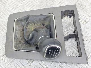 рамка обрамление кулисы Skoda Octavia 3 поколение (A7) 2016, 1.4 л., CZDA, бензин, хетчбэк 5 дв., передний привод, 5E1863212B