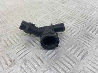 фланец (тройник) системы охлаждения Audi A4 B9 2017, 1.4 л., CVNA, бензин, 6МКПП, темно-синий, универсал, передний привод, 8W0122293AJ