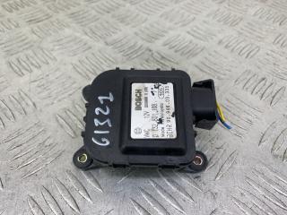 моторчик заслонки печки Mercedes-Benz E-Класс W210/S210 [рестайлинг] 2002, 2.0 л., M 111.957, бензин, МКПП, черный, универсал, передний привод, 200999308, 013280108