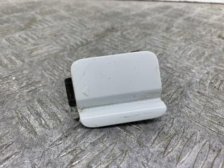 заглушка заднего бампера под крюк BMW 5 серия E60/E61 [рестайлинг] E60 (2007 - 2010), 2.5 л., N53 B25 A, бензин, АКПП, белый, седан, задний привод, 5112717817502