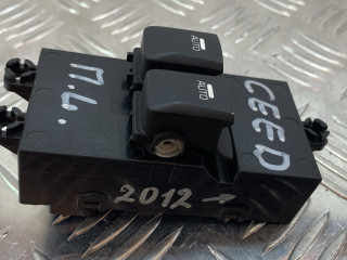 блок управления стеклоподъемниками Kia Ceed 2 поколение 2014, 49D49A1000, 93570A2100