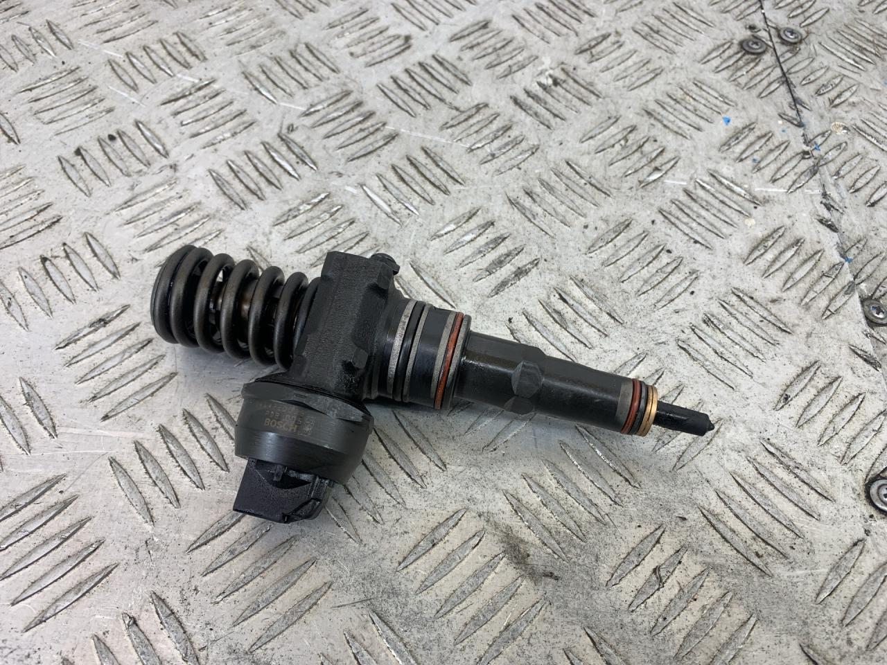 форсунка Volkswagen Lupo 1 поколение (1998 - 2005), 1.4 л., AMF, дизель, розовый, хетчбэк 3 дв., передний привод, PDB005, 0414720035, 045130073T - фото №1