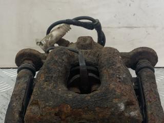 суппорт передний левый BMW 1 серия E81/E82/E87/E88 2006, 1.6 л., N45 B16 A, бензин, МКПП, хетчбэк 5 дв., задний привод