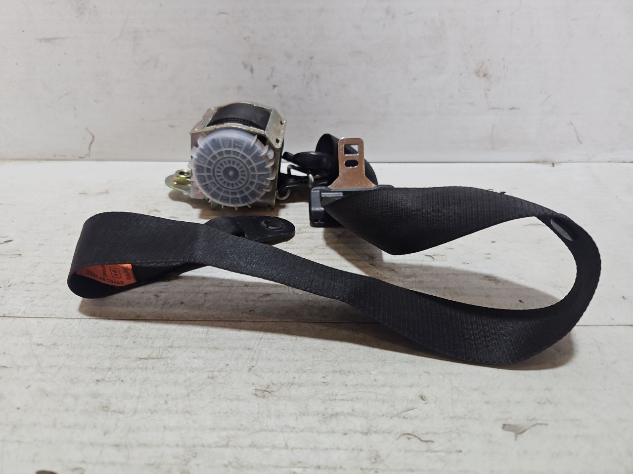 ремень безопасности Ford Fiesta 5 поколение 2004, 1.4 л., бензин, МКПП, хетчбэк 5 дв., передний привод, 2S6AA61294AB - фото №1