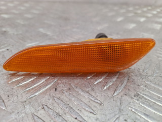 повторитель поворота на крыле Alfa Romeo 156 1 поколение 2002, 2.0 л., 937 A1.000, бензин, МКПП, черный, универсал, передний привод