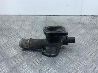 фланец (тройник) системы охлаждения Skoda Octavia 1 поколение (A4) [рестайлинг] 1U 2010, 1.9 л., AXR, дизель, 5МКПП, красный, хетчбэк 5 дв., передний привод, 038121133A