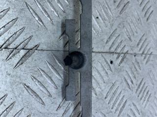 крепление форсунки BMW 5 серия E60/E61 [рестайлинг] E60 (2007 - 2010), 2.5 л., N53 B25 A, бензин, АКПП, белый, седан, задний привод