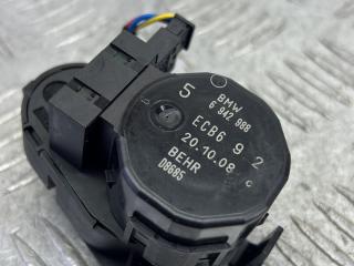 моторчик заслонки печки BMW 5 серия E60/E61 [рестайлинг] E60 (2007 - 2010), 2.5 л., N53 B25 A, бензин, АКПП, белый, седан, задний привод, 6942988