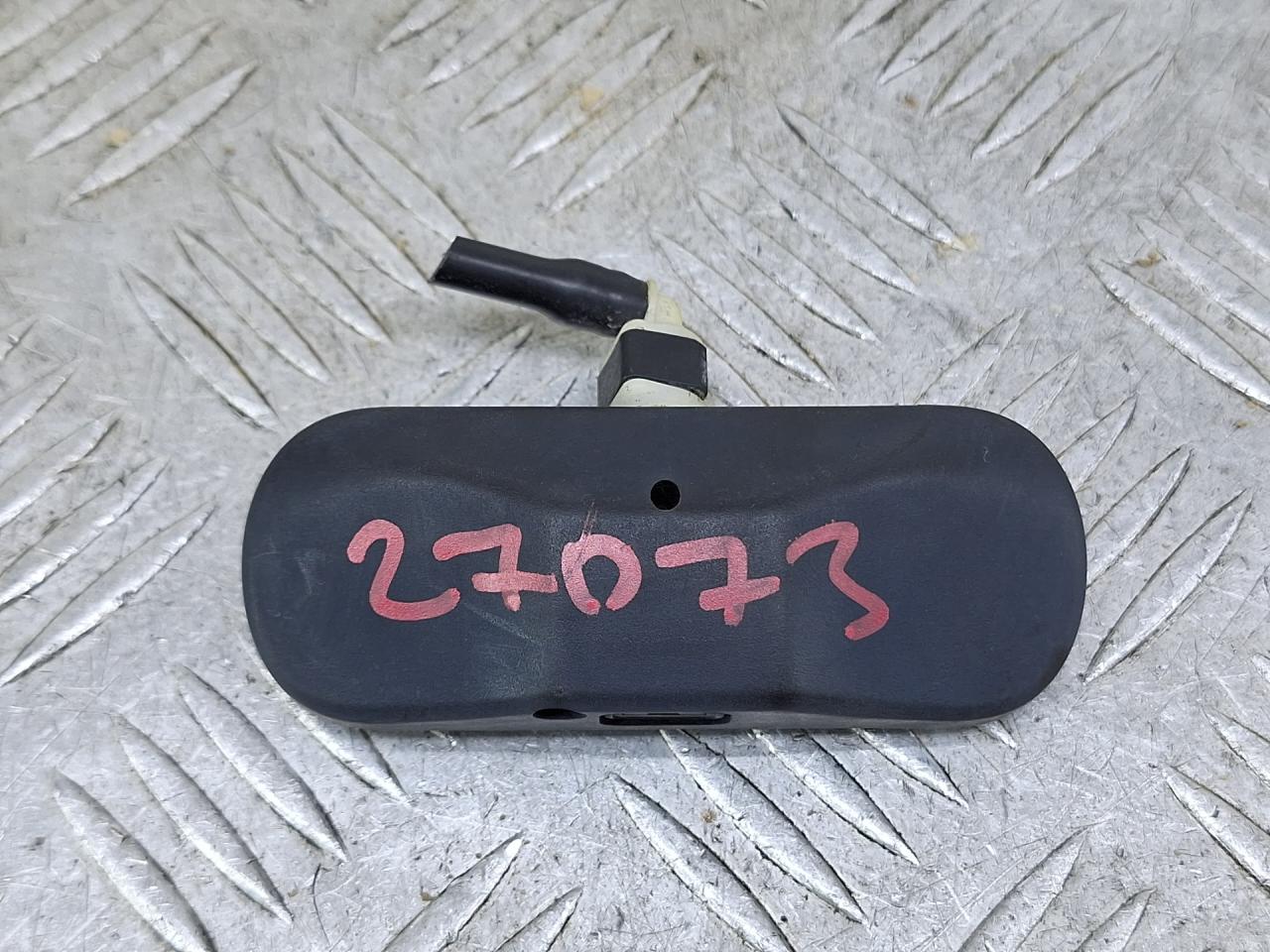 форсунка омывателя лобового стекла Skoda Yeti 1 поколение (2009 - 2014), бензин, МКПП, коричневый, 5M0955985C - фото №1