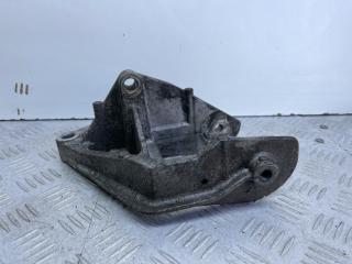 кронштейн КПП Chrysler Sebring 2 поколение 2001, 2.7 л., бензин, АКПП, черный, кабриолет, передний привод, 04593289A