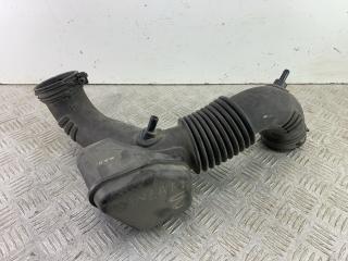 патрубок воздушного фильтра Hyundai Santa Fe 2 поколение [рестайлинг] (2010 - 2012), 2.4 л., бензин, 281302W250