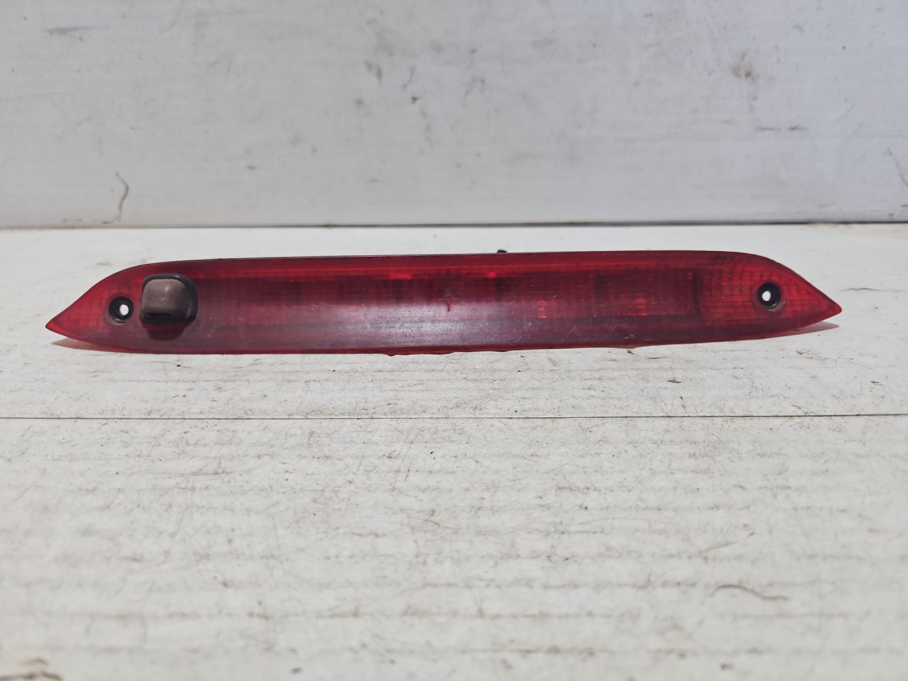 дополнительный стоп-сигнал Ford Focus 1 поколение 2000, 1.6 л., FYDC, бензин, МКПП, серебро, универсал, передний привод, 1M5113A613AA - фото №1