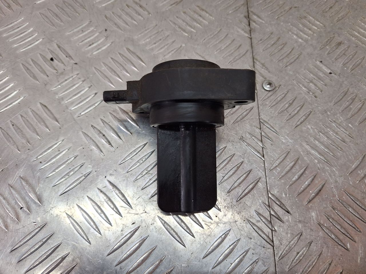 клапан впускного коллектора Chrysler Sebring 2 поколение 2001, 2.7 л., бензин, АКПП, черный, кабриолет, передний привод, 04606458AB - фото №1