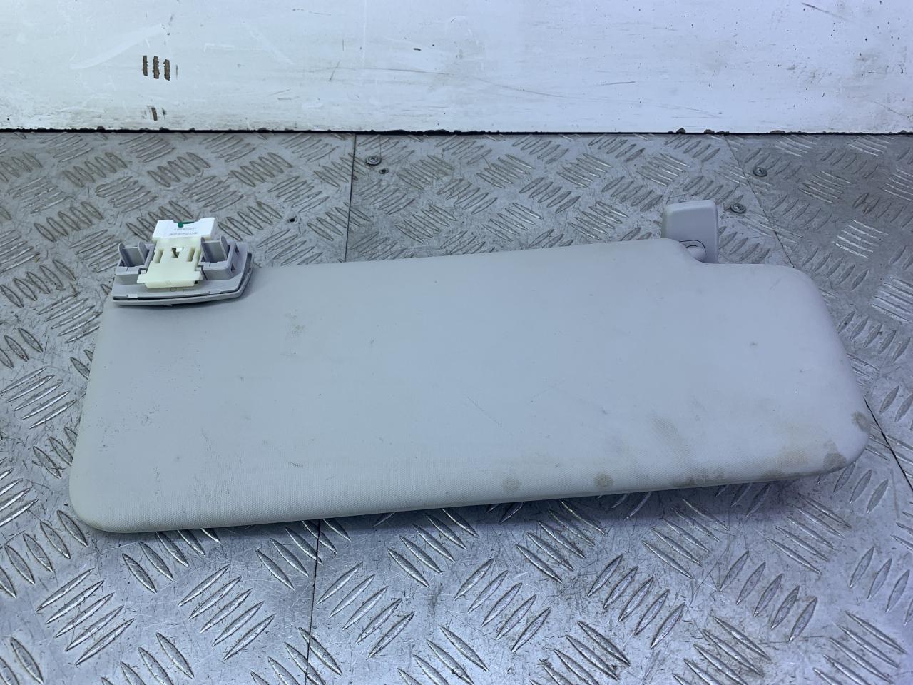 козырек солнцезащитный Mercedes-Benz E-Класс W213/S213/C238/A238 (2016 - 2020), 2.0 л., OM 654.920, дизель, АКПП, серый, седан, задний привод - фото №1