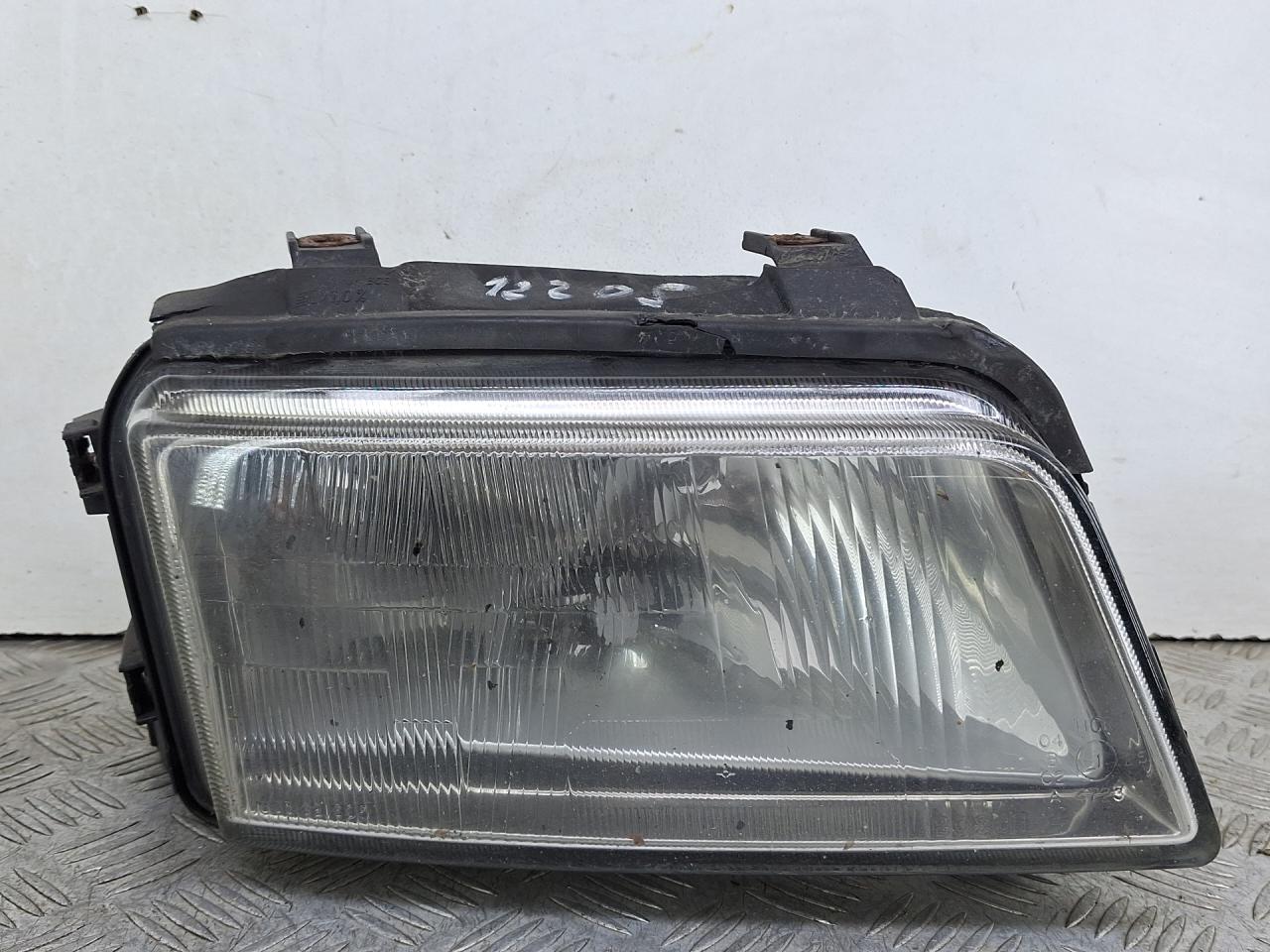фара правая Audi A4 B5 1997, 1.6 л., AHL, бензин, МКПП, универсал, 8D0941030B, 1307022195 - фото №1