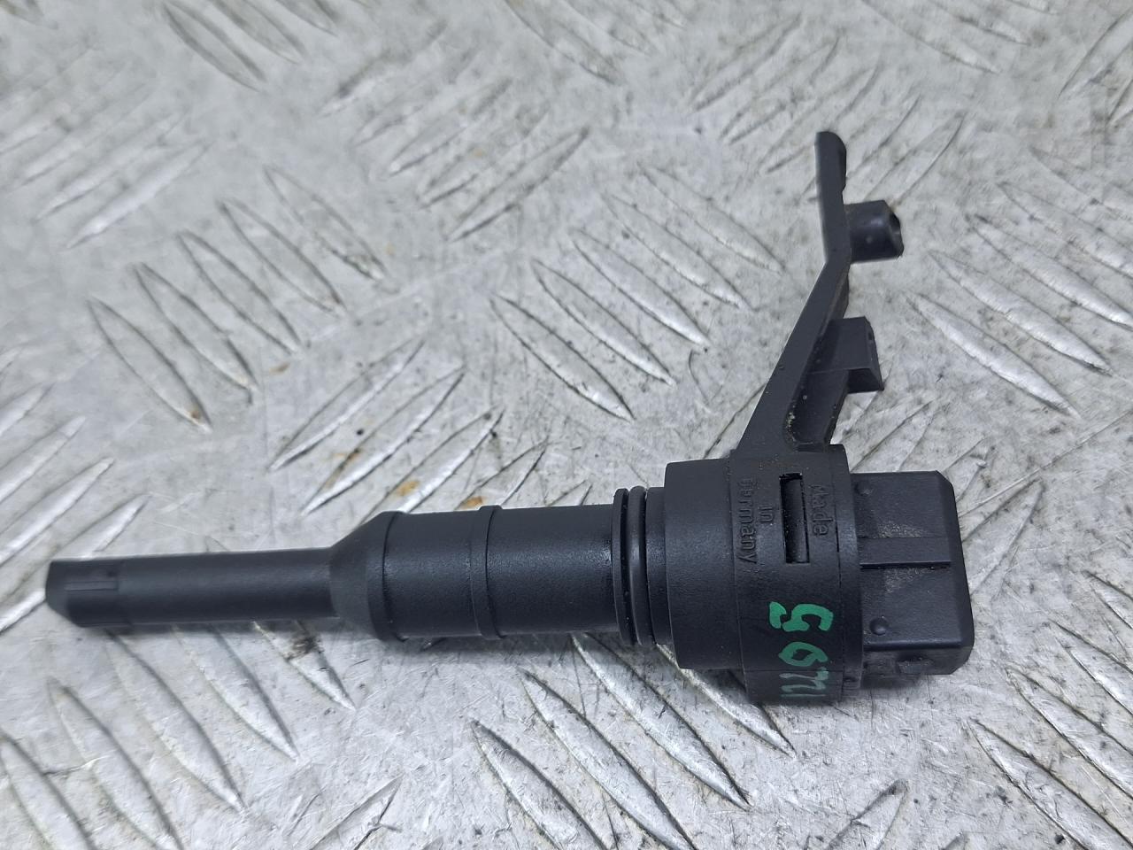 датчик скорости Audi A4 B5 1997, 1.6 л., AHL, бензин, МКПП, универсал, 012409191D - фото №1