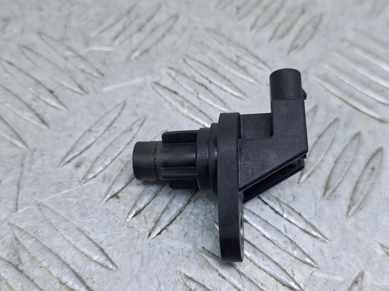 датчик распредвала Mercedes-Benz E-Класс W212/S212/C207/A207 C207 2011, 2.1 л., OM 651.911, дизель, АКПП, черный, кабриолет, задний привод, A6519050100 - фото №1