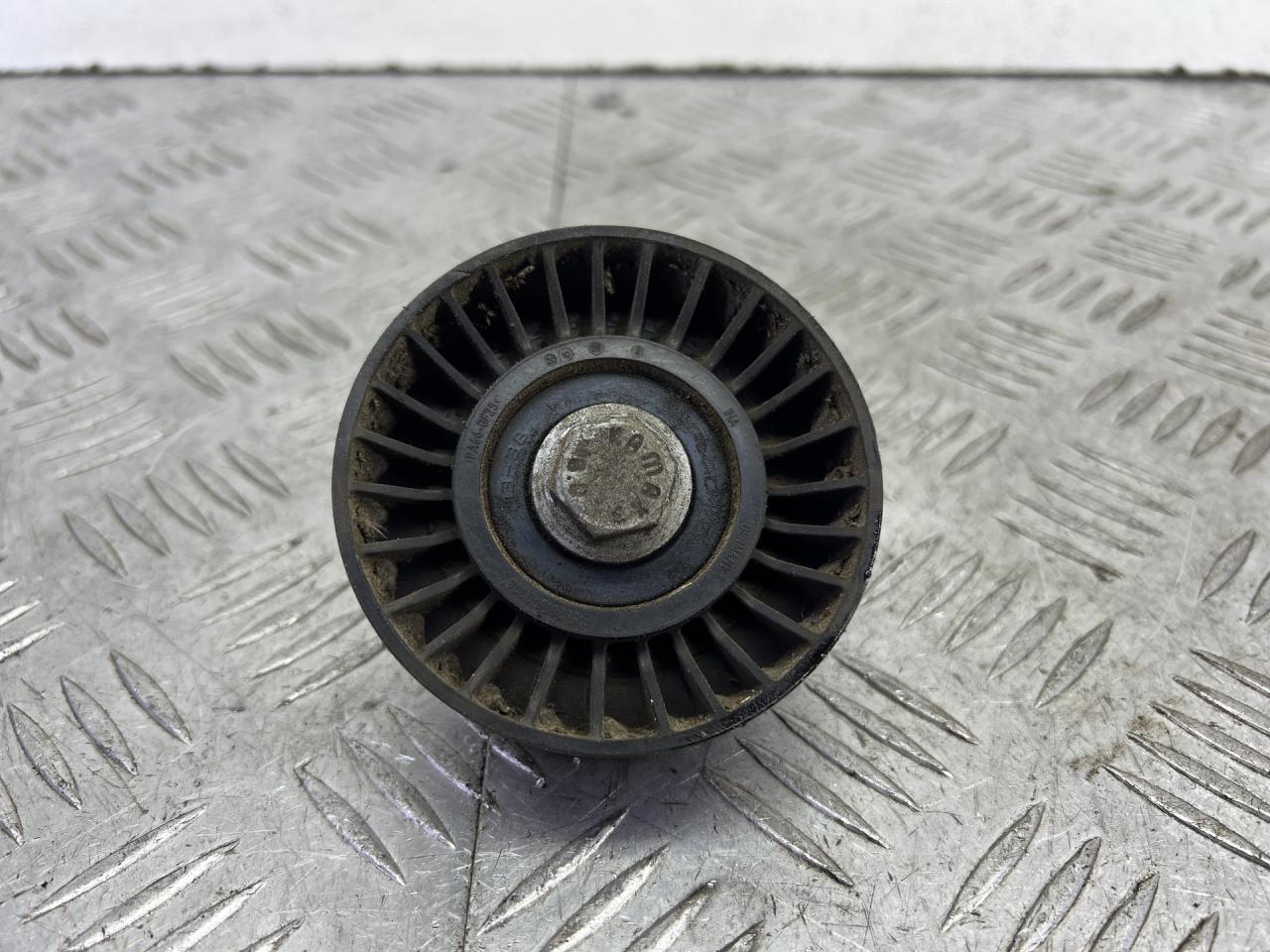 Ролик обводной Skoda Yeti 1 поколение (2009 - 2014), бензин, МКПП, коричневый, 03F145276 - фото №1