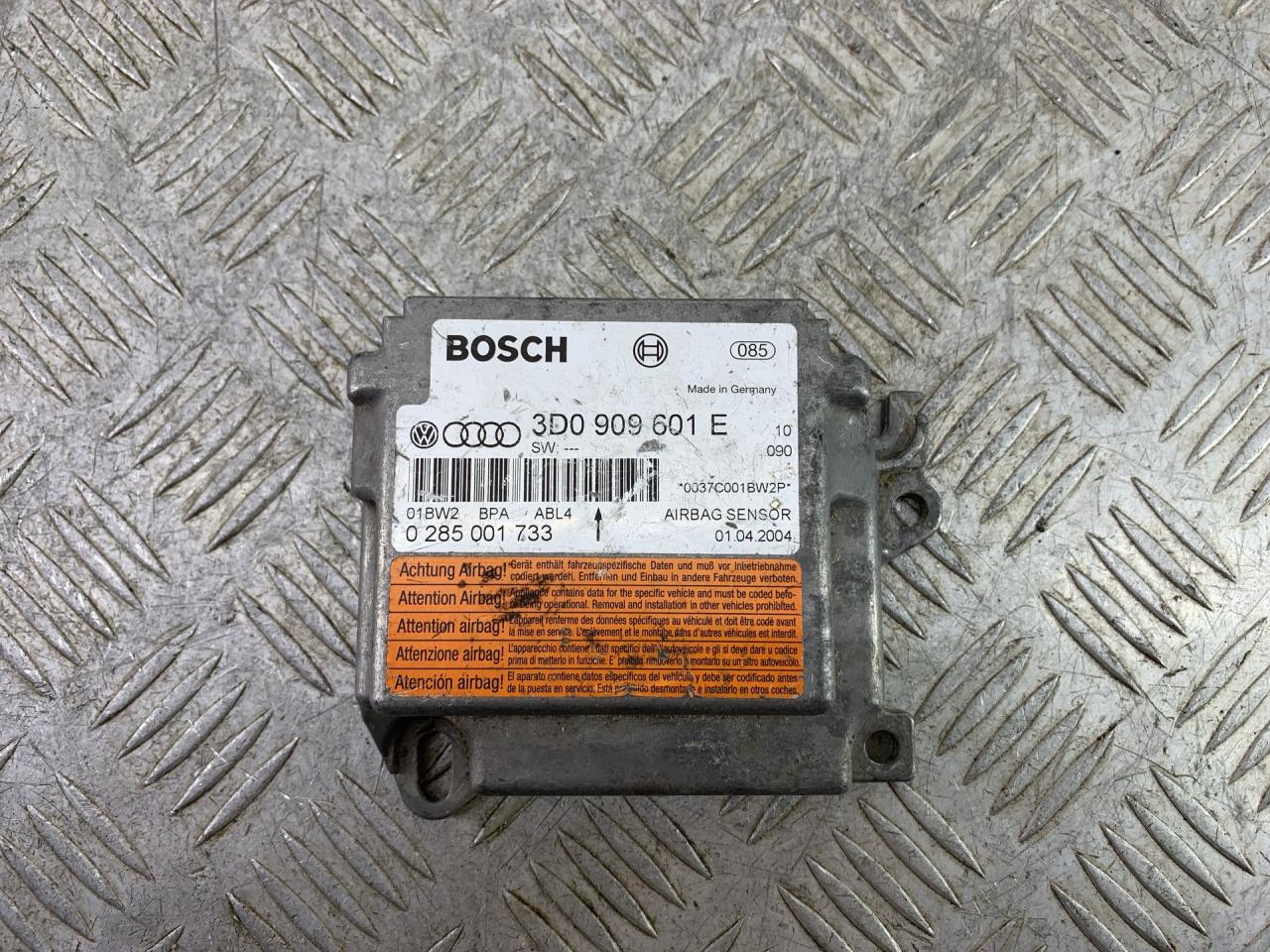блок AirBag Volkswagen Touareg 1 поколение (2002 - 2007), 3D0909601E - фото №1