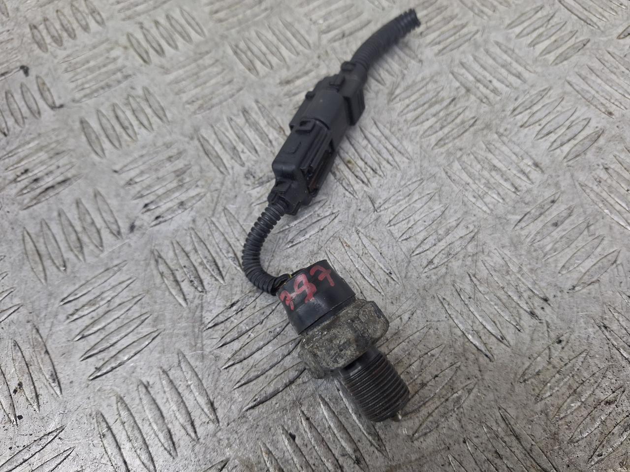 датчик заднего хода (лягушка) Hyundai H-1 Grand Starex 2008, 2.5 л., дизель, МКПП, белый, минивэн, задний привод - фото №1