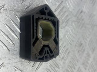 кронштейн радиатора Skoda Yeti 1 поколение (2009 - 2014), бензин, МКПП, коричневый, 1Z0121367B