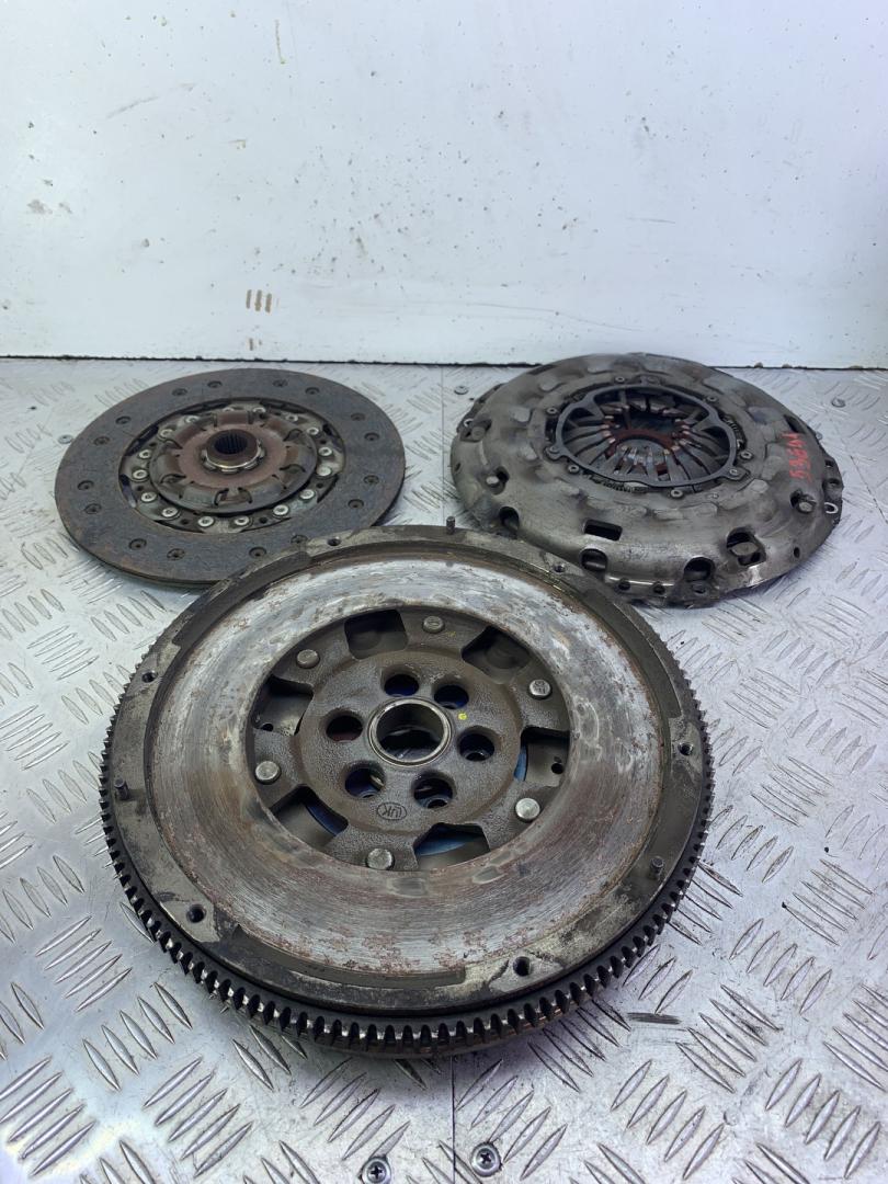 маховик Volkswagen Passat B6 (2005 - 2010), 2.0 л., дизель, универсал - фото №1