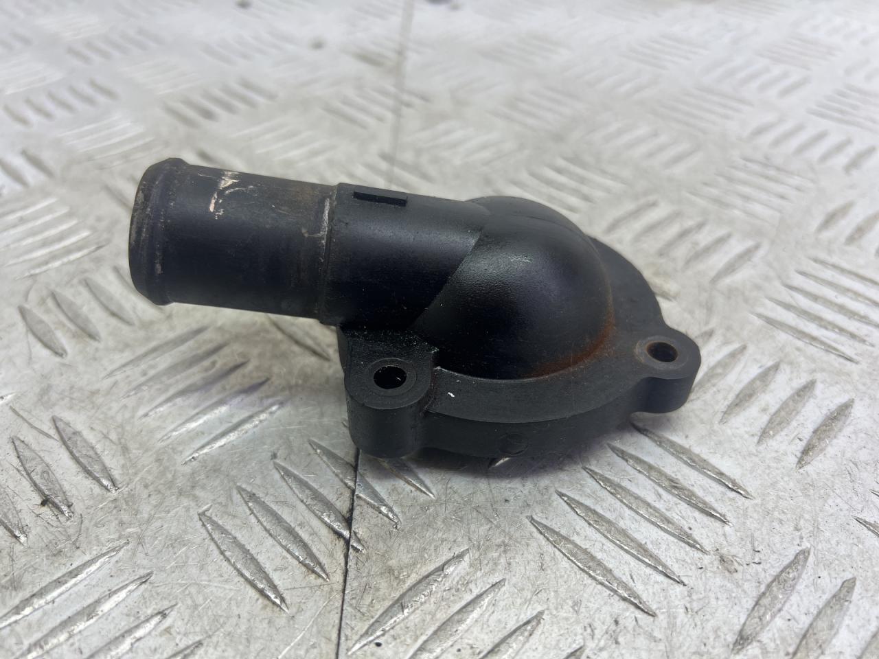 корпус термостата Ford Ka 1 поколение (1996 - 2008) - фото №1