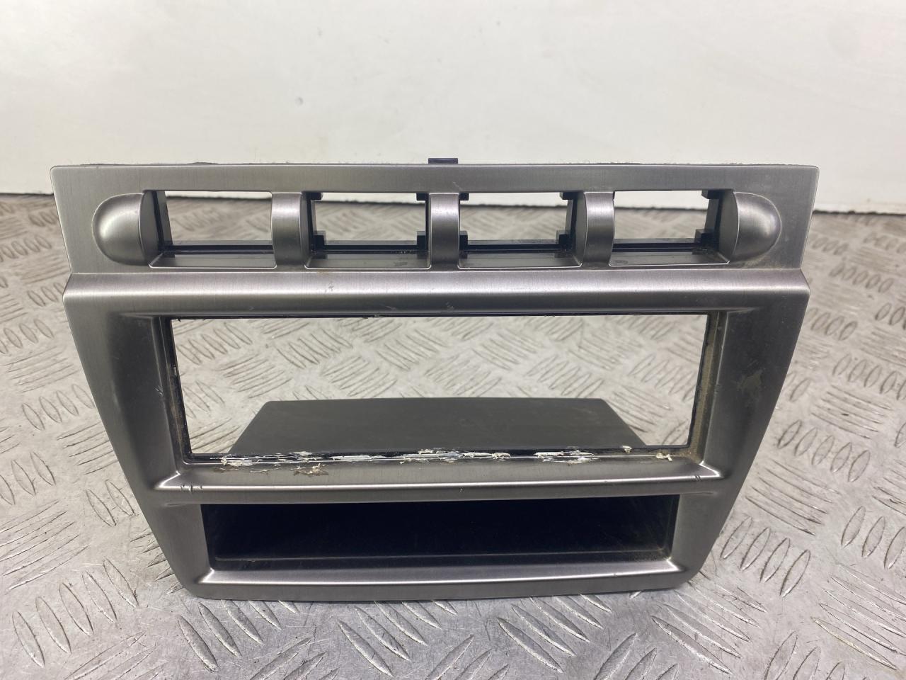 рамка под магнитолу Kia Picanto 1 поколение 2006, 1.1 л., бензин, МКПП, черный, хетчбэк 5 дв., передний привод - фото №1