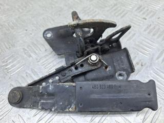 замок капота Audi A6 4B/C5 [рестайлинг] (2001 - 2004), 2.4 л., BDV, бензин, МКПП, универсал, 4B0823480F
