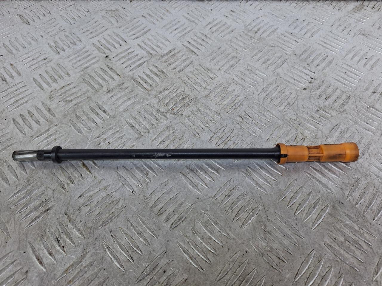 трубка масляного щупа Volkswagen Golf 3 поколение 1999, 1.8 л., ANN, бензин, зеленый, кабриолет, передний привод - фото №1