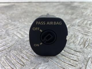 кнопка ручного тормоза (ручника) Land Rover Discovery 3 поколение L319 2007, 2.7 л., 276DT, дизель, АКПП, серый, внедорожник 5 дв., полный привод, YWL500050PVJ