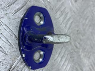 ответная часть (скоба) замка двери Mercedes-Benz Vito W639 (2003 - 2010), A0007200204