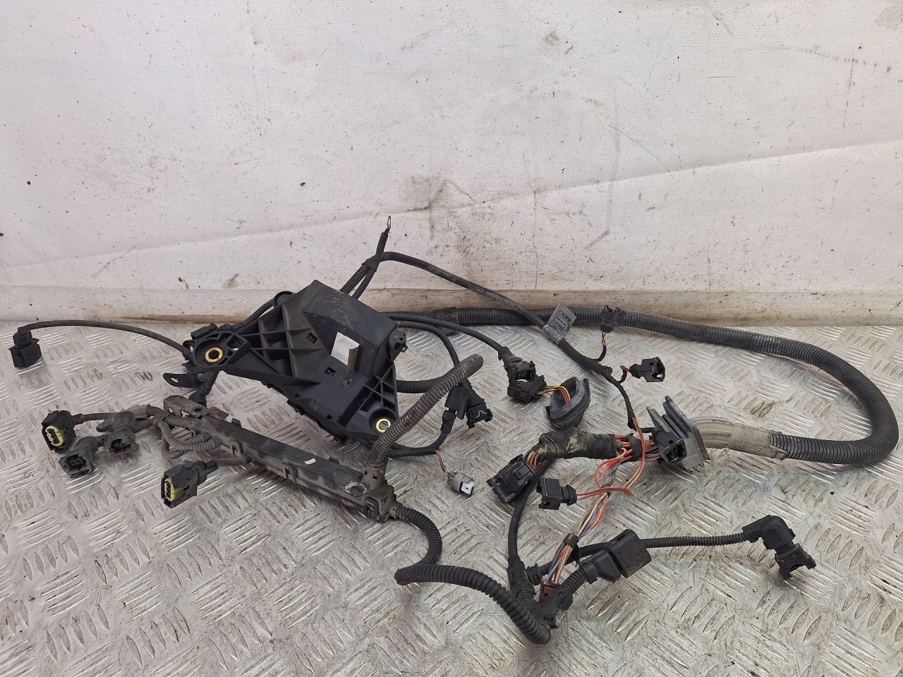 проводка BMW 1 серия E81/E82/E87/E88 2006, 1.6 л., N45 B16 A, бензин, МКПП, хетчбэк 5 дв., задний привод - фото №1