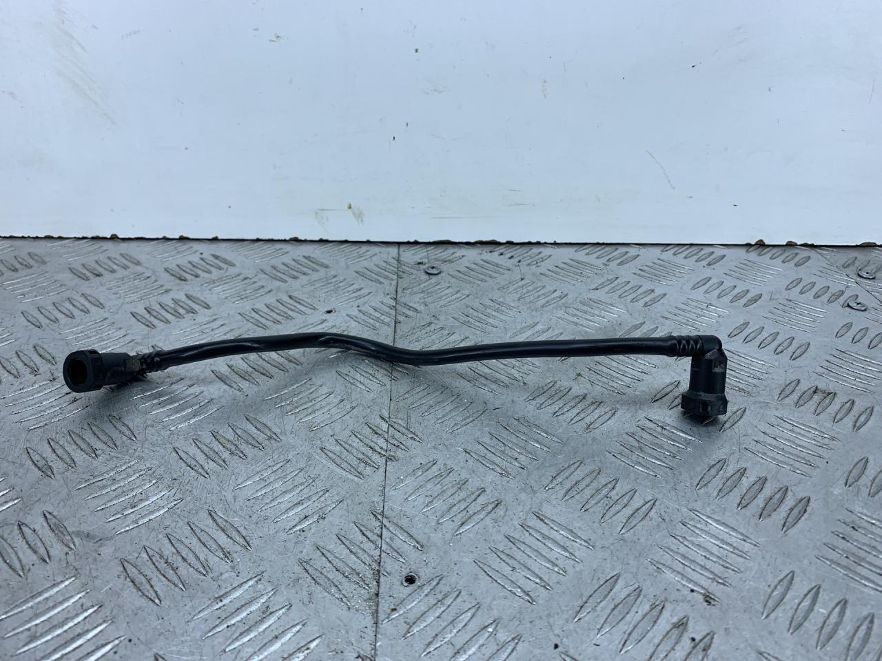 трубка вакуумная Peugeot 106 1 поколение (1991 - 1996), 1.1 л., HDZ (TU1M), бензин, передний привод - фото №1