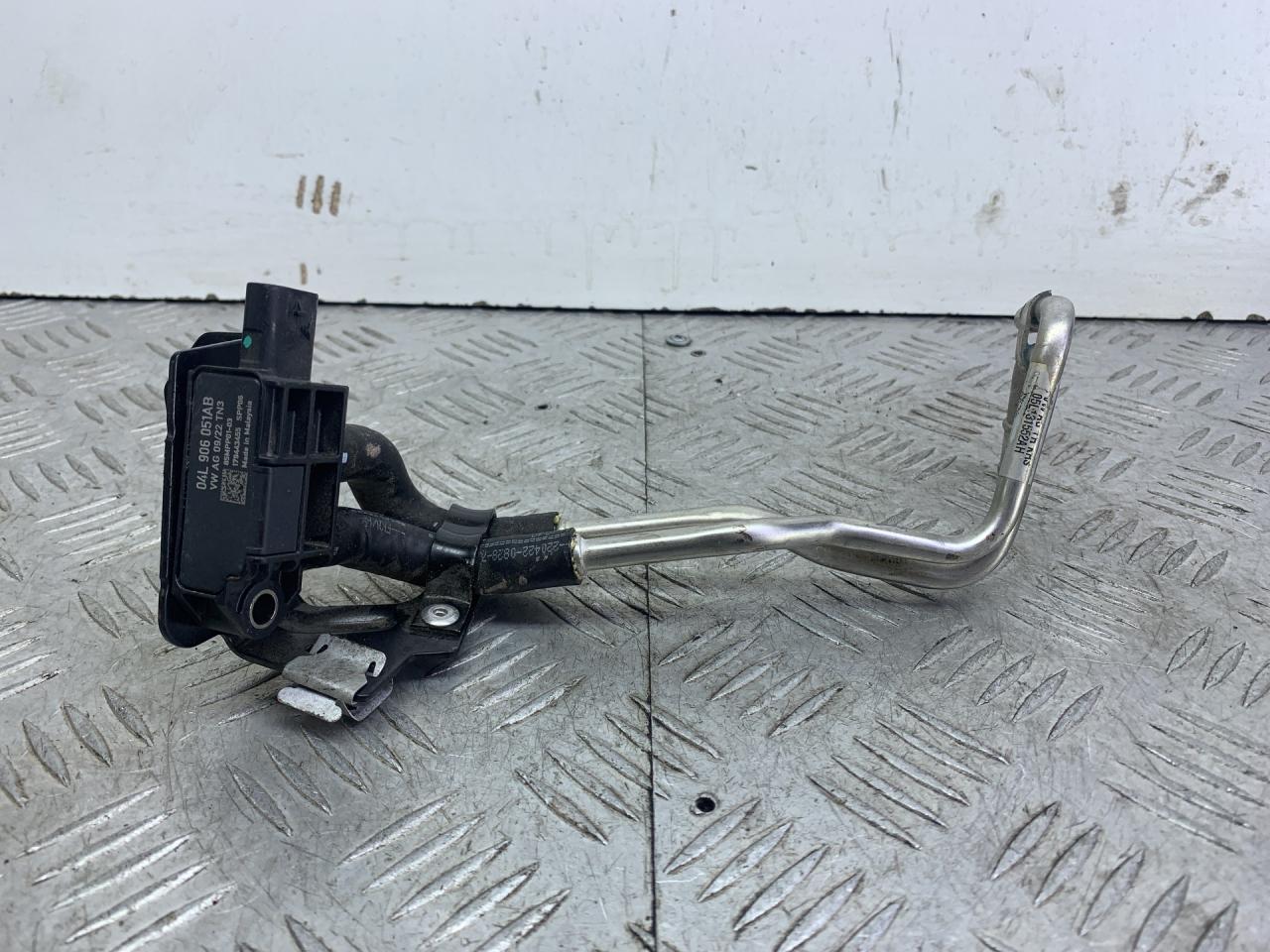 датчик давления (температуры) выхлопных газов Volkswagen Caddy 5 поколение 2022, бежевый, фургон, передний привод, 04L906051AB, 05L131552AH - фото №1