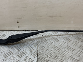 щеткодержатель (поводок стеклоочистителя, дворник) BMW 1 серия E81/E82/E87/E88 2006, 1.6 л., N45 B16 A, бензин, МКПП, хетчбэк 5 дв., задний привод, 716997201136