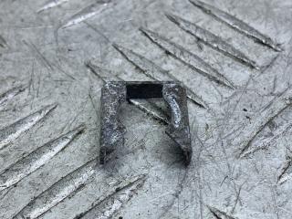 крепление форсунки Audi A6 4B/C5 1999, 1.8 л., AQE, бензин, МКПП, красный, седан