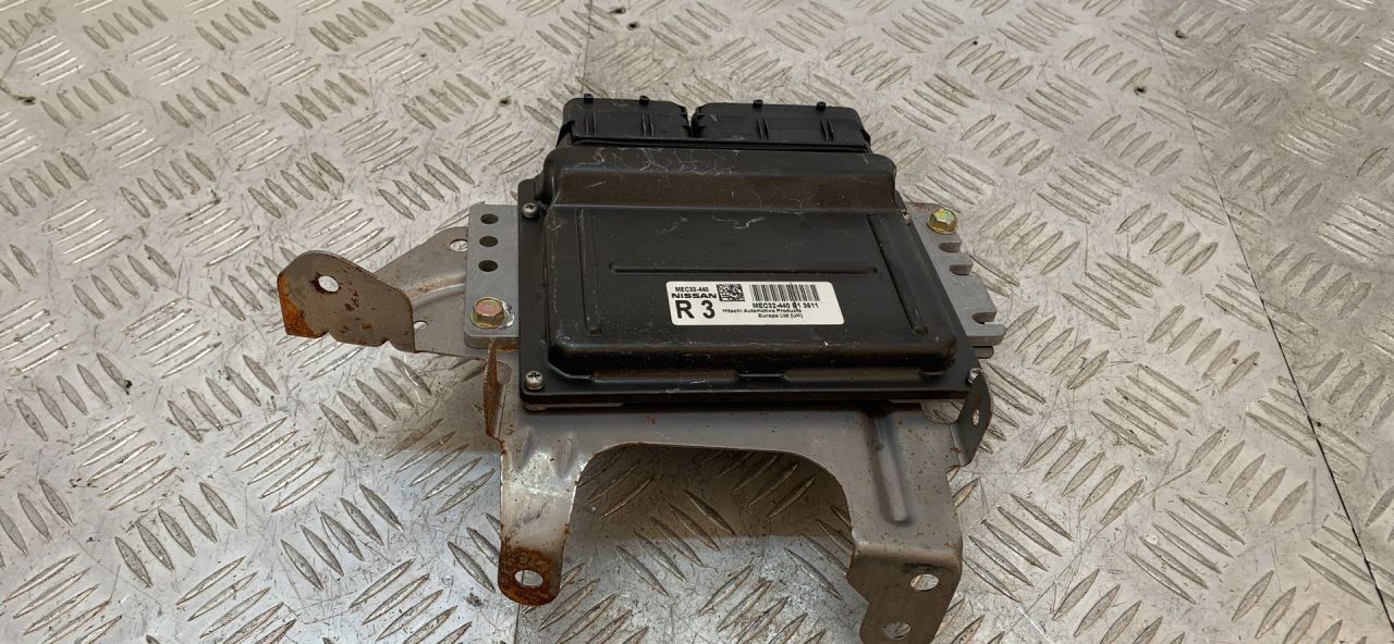 блок управления двигателем Nissan Almera Tino V10 2003, 1.8 л., QG18DE, бензин, АКПП, голубой, минивэн, передний привод, MEC32440 - фото №1