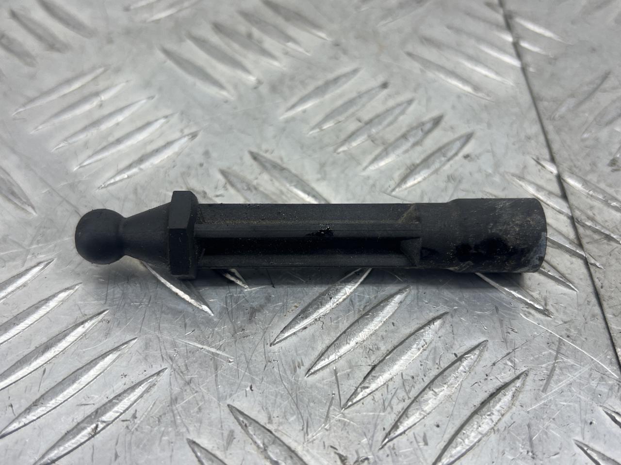 декоративная крышка двигателя Land Rover Discovery 3 поколение L319 2007, 2.7 л., 276DT, дизель, АКПП, серый, внедорожник 5 дв., полный привод - фото №1