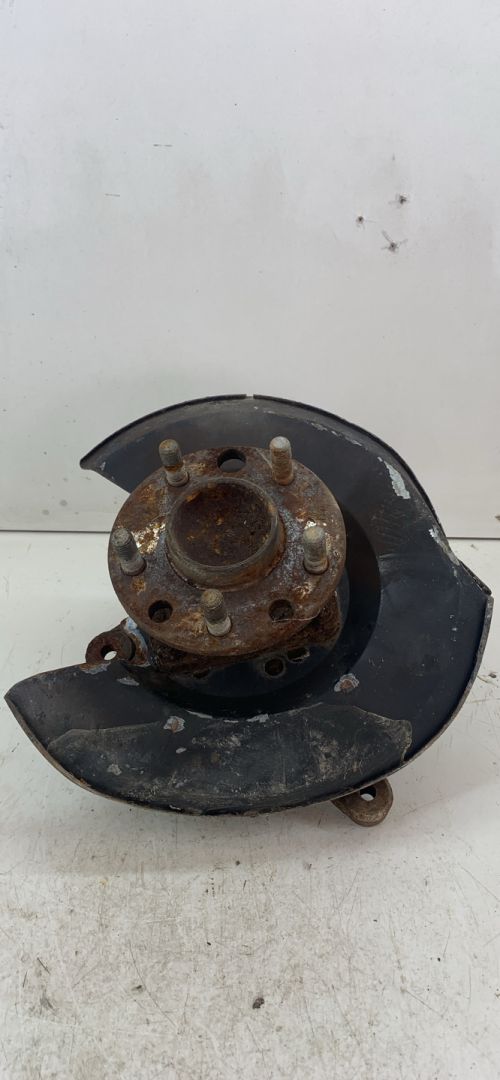 кулак задний правый Ford Mondeo 3 поколение 2003, 1.8 л., CHBB, бензин, МКПП, хетчбэк 5 дв. - фото №1