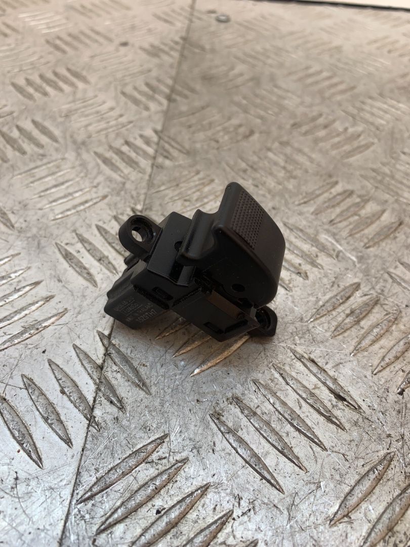 кнопка стеклоподъемника двери задней правой Ford Ranger 2 поколение (2006 - 2009), 15Z9TH7, UR5666370 - фото №1