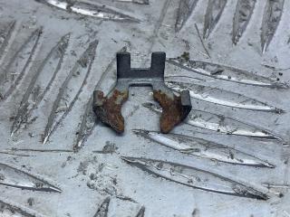 крепление форсунки Renault Scenic 1 поколение [рестайлинг] 2002, 1.6 л., K4M 700, бензин, МКПП, серебро, минивэн, передний привод