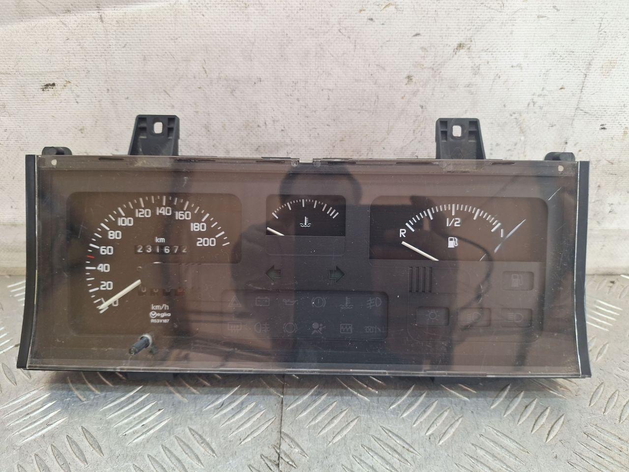 щиток приборов (приборная панель) Renault Clio 1 поколение 1994, 1.2 л., бензин, 19823201, 19823299 - фото №1