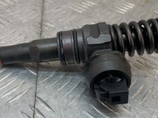 форсунка Volkswagen Golf 5 поколение (2003 - 2009), 1.9 л., TDi, дизель, 03813073AG