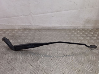 щеткодержатель (поводок стеклоочистителя, дворник) Renault Safrane 1 поколение [рестайлинг] 1997, 2.0 л., N7Q 710, бензин, МКПП, хетчбэк 5 дв., передний привод, 7700433782A