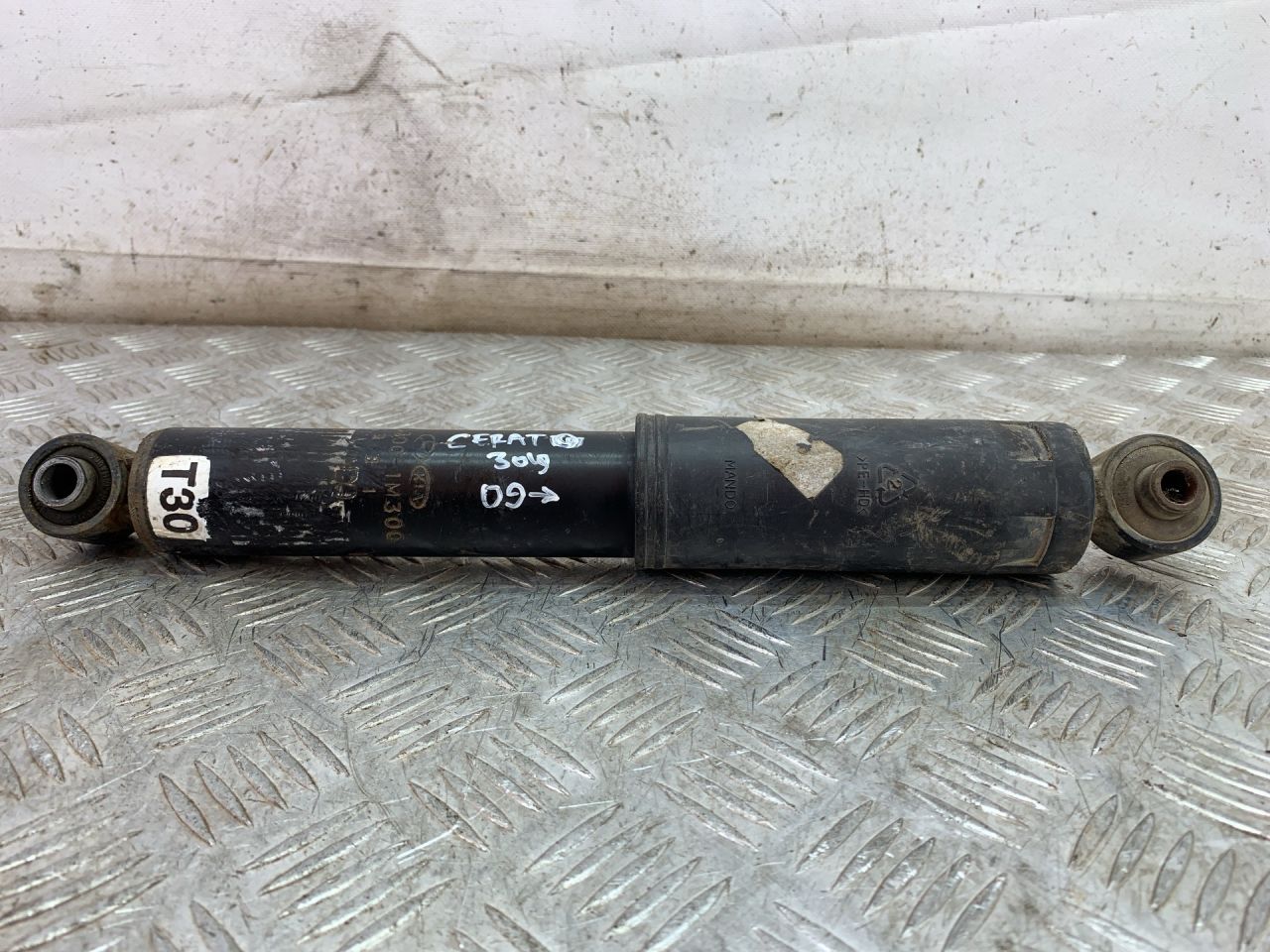 амортизатор задний Kia Cerato 2 поколение (2009 - 2013), 553001M300 - фото №1