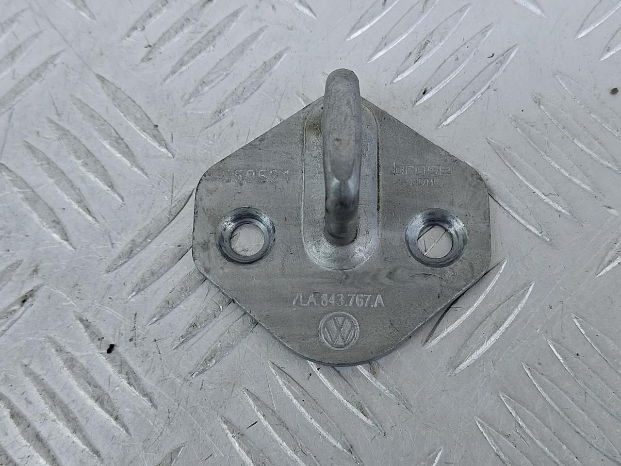 ответная часть (скоба) замка двери Volkswagen Caddy 5 поколение 2022, бежевый, фургон, передний привод, 7LA843767A - фото №1