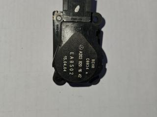 моторчик заслонки печки Mercedes-Benz C-Класс W203/S203/CL203 [рестайлинг] (2004 - 2008), A2038201642